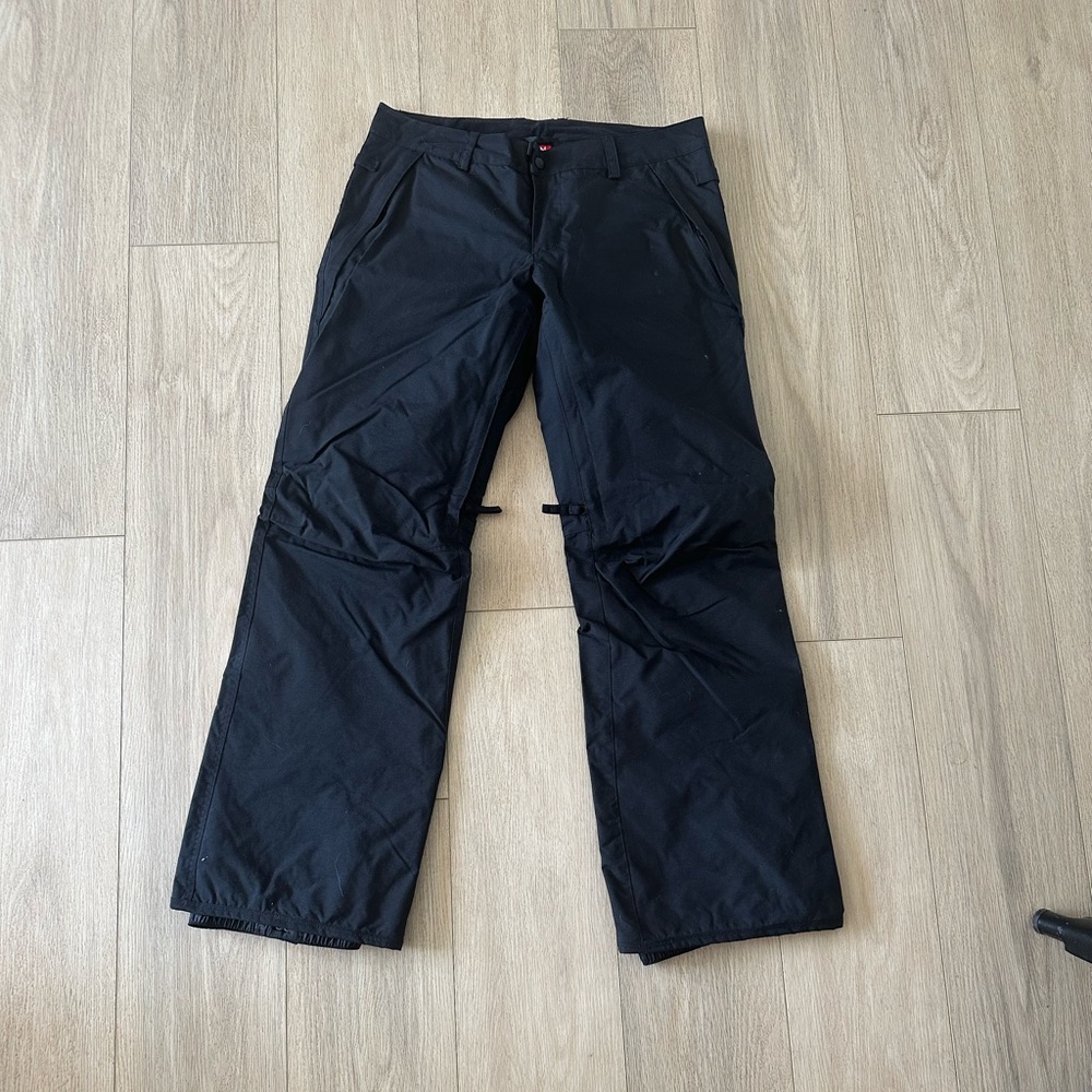 686 standard shell pant- Women’s medium. Snowboard pants